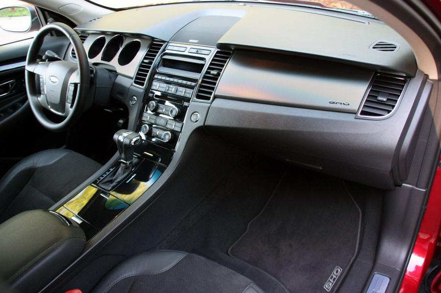  Ford Taurus SHO 2010 года  (фото 33 из 248)